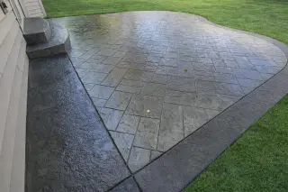 Natural stone look stamped concrete patio in Kansas City